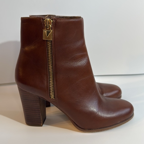Micheal Kors Size 7 Leather Booties - Picture 3 of 9